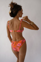 Load image into Gallery viewer, Papaya Malta Bottom