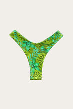 Load image into Gallery viewer, Kiwi Capri Bottom