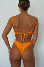 Load image into Gallery viewer, Mango Capri Bottom