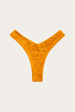 Load image into Gallery viewer, Mango Capri Bottom