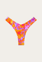 Load image into Gallery viewer, Hibiscus Capri Bottom