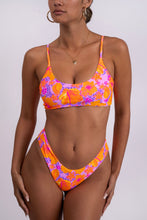 Load image into Gallery viewer, Hibiscus Crete Top