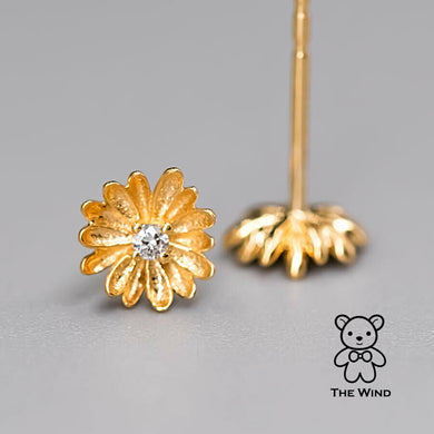 Small Diamond Marguerites Flower Stud Earrings 18K Yellow Gold