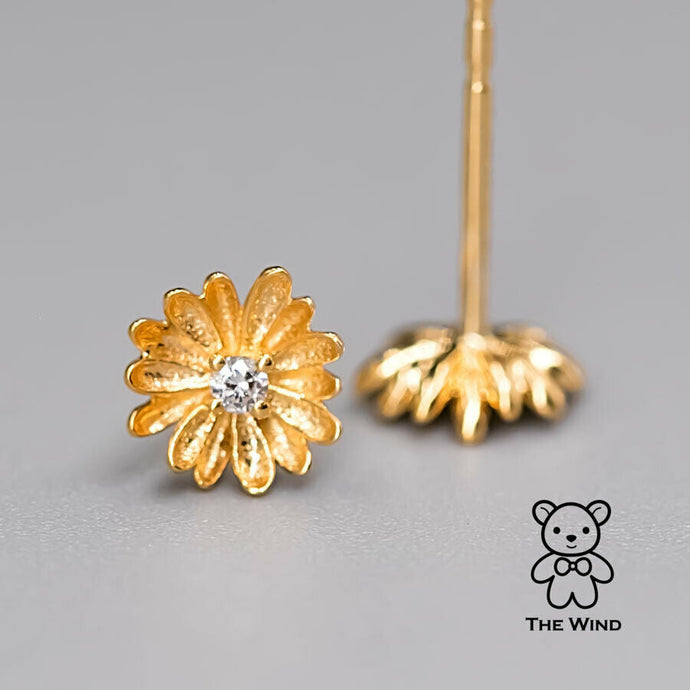 Small Diamond Marguerites Flower Stud Earrings 18K Yellow Gold