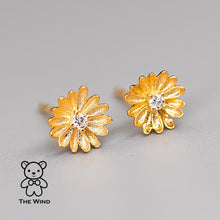 Load image into Gallery viewer, Small Diamond Marguerites Flower Stud Earrings 18K Yellow Gold