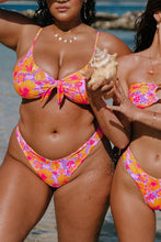Load image into Gallery viewer, Hibiscus Capri Bottom
